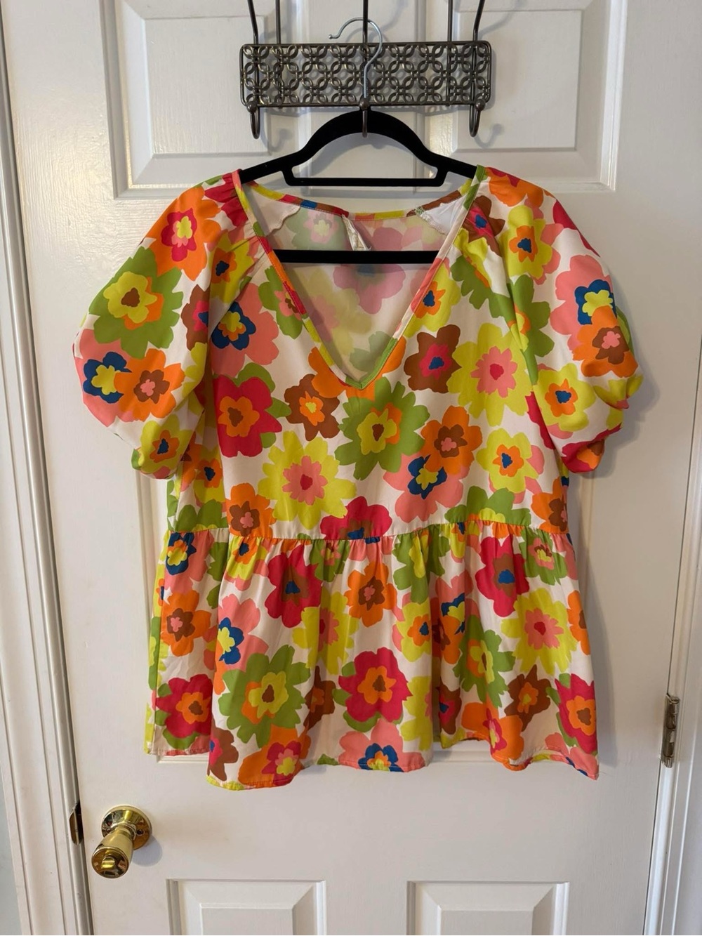 BiBi Multicolor Floral Puff-Sleeve V-Neck Peplum Top